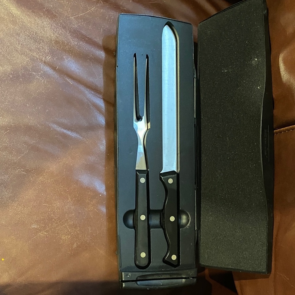 Pampered Chef Black and Silver Carving Utensil Set
